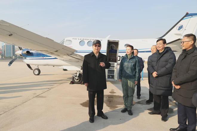 入、政策支持力度推动通用航空产业做优做大做强qy球友会体育河南省委书记楼阳生：加大资金投(图3)